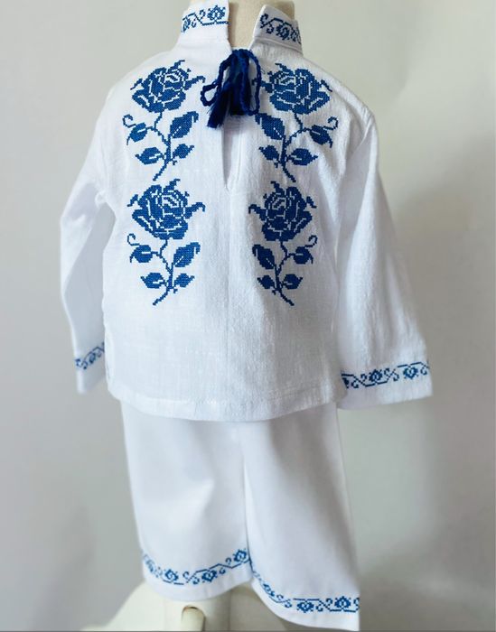 Costume traditionale,brodate, pt baietei