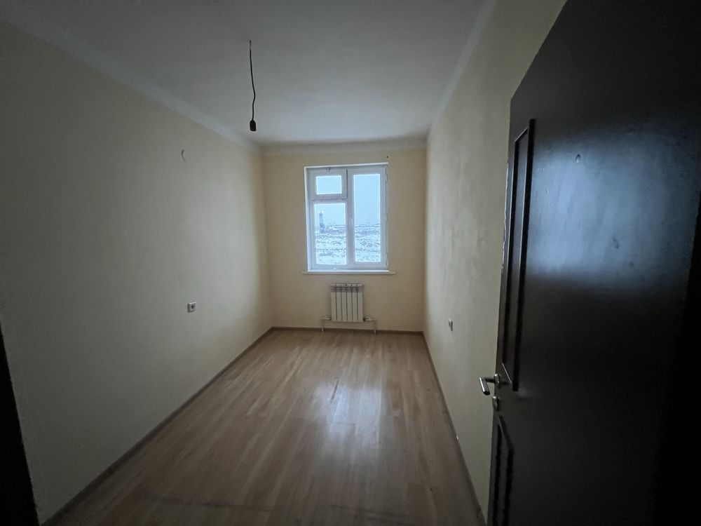 Uy sotiladi 3 xonali gʻishtdan qurilgan