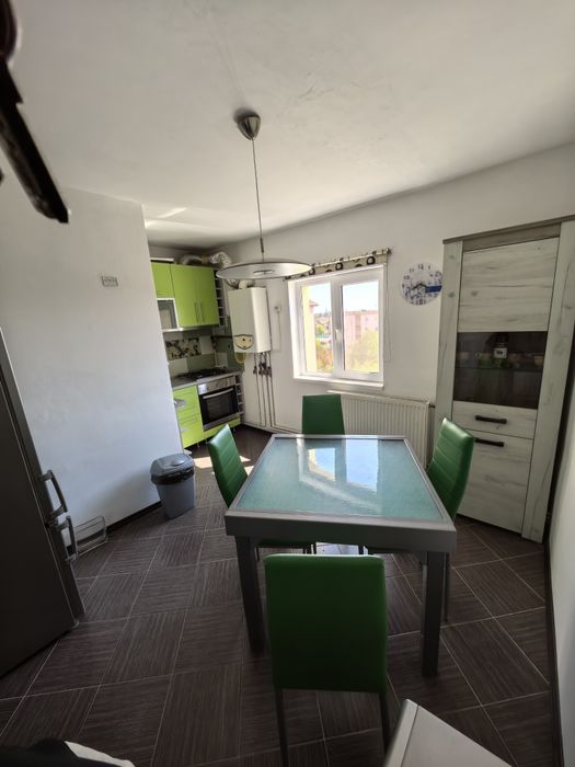 Închiriez apartament