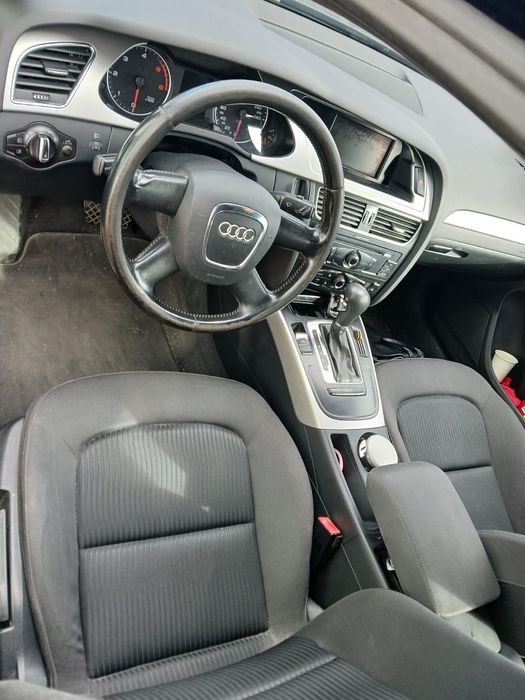 Vând Audi A4 B8 2010 euro 5