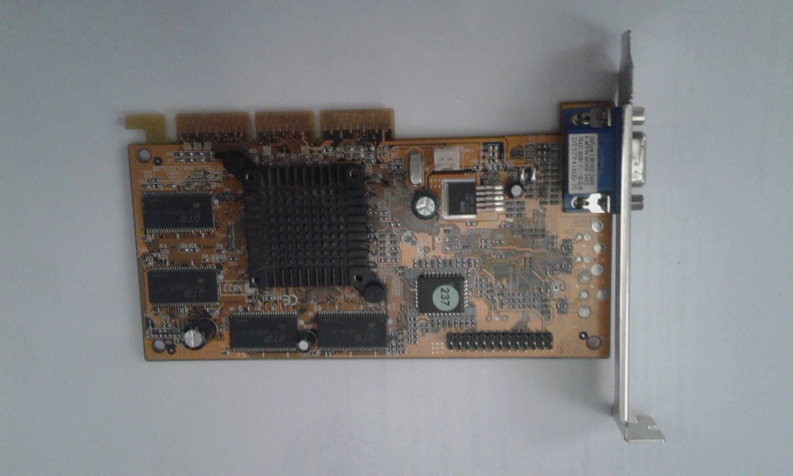 Продам видеокарту Chaintech 64MB GeForce2.