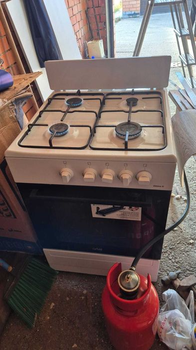 продам газовую плиту