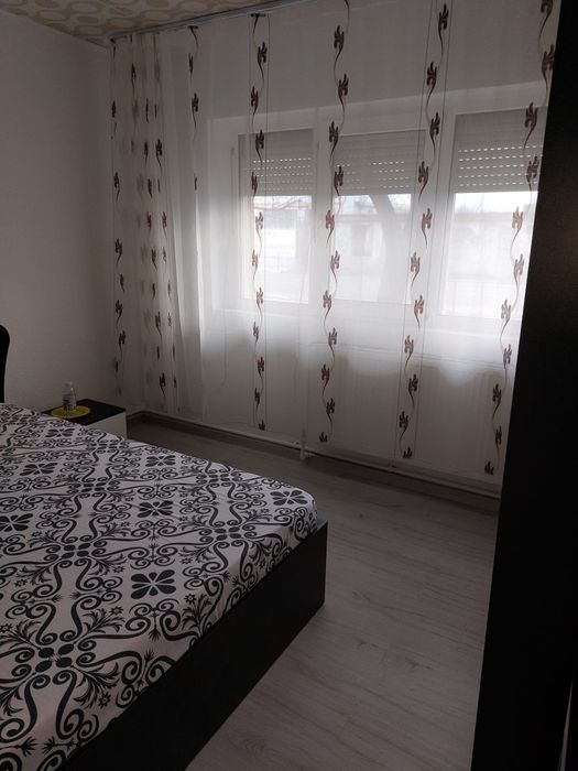 De vânzare apartament 3camere, str Mihai Eminescu