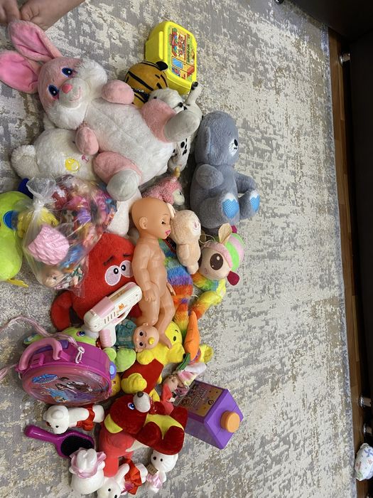 Отдам игрушки за шоколадку