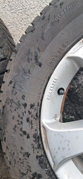 Продавам зимни гуми с джанти