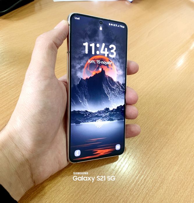 Gallaxy s 21 5G 8x256 GB
Xolati ideal 
Region Korea
Kamera 30x
Uyinlar