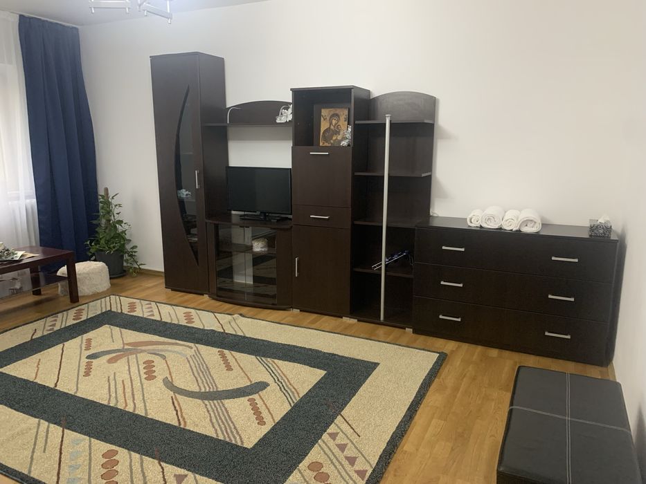 Inchiriez apartament regim hotelier