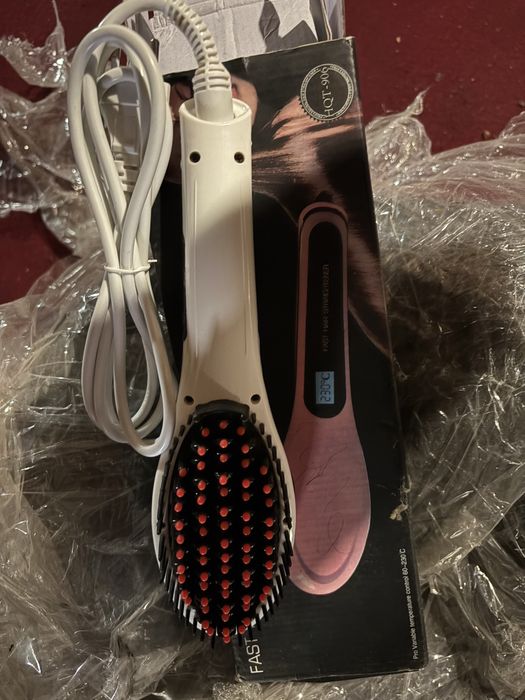 Музика и четка за коса