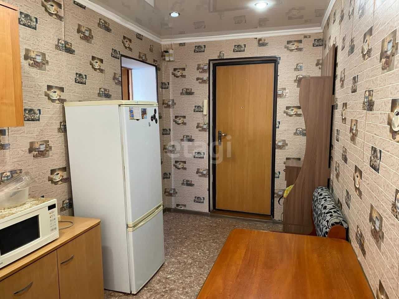 Продам 2 комнатную квартиру в 19 районе Дом быта