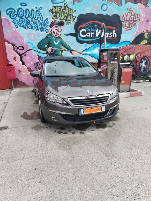 Mașina Peugeot 308 2015