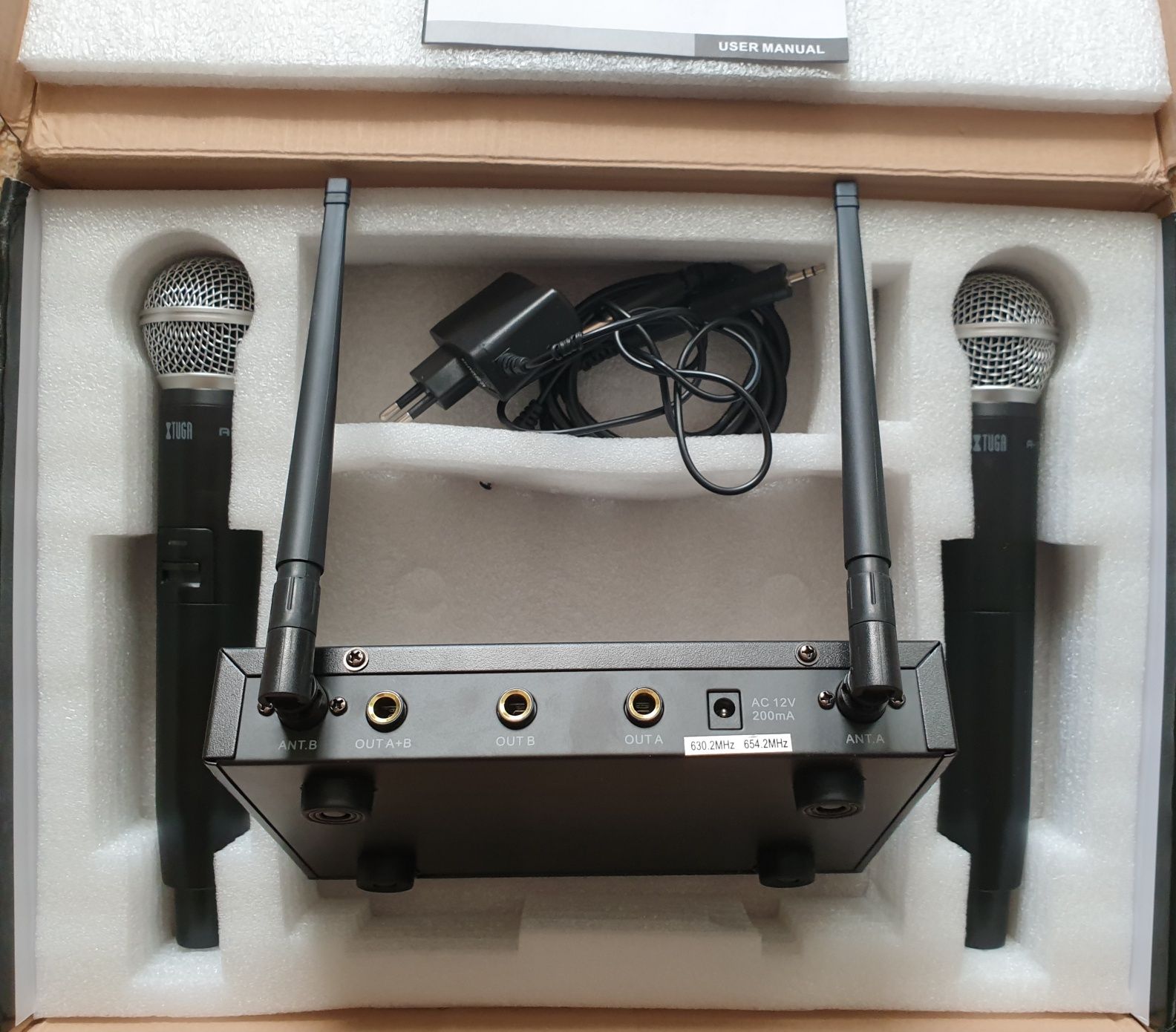 Microfon fără fir karaoke 2 microfoane.   XTUGA audio A-100 (NOU)