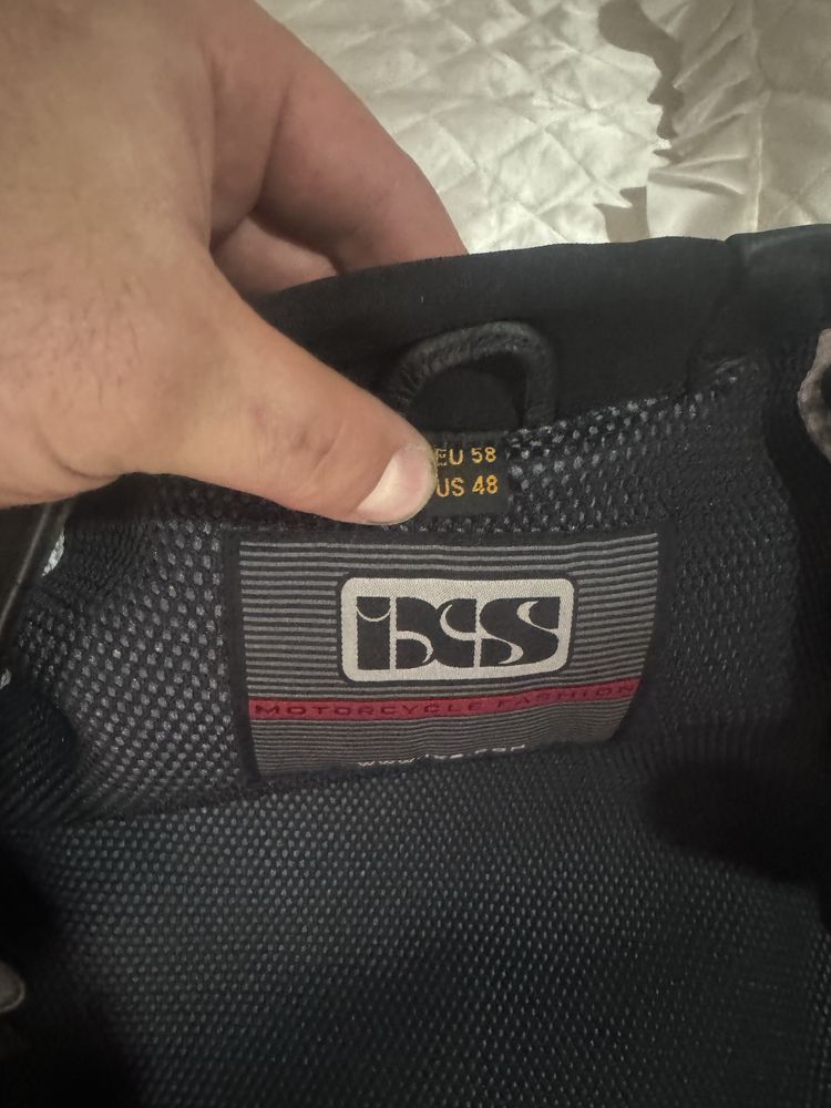 Екип ixs на две части