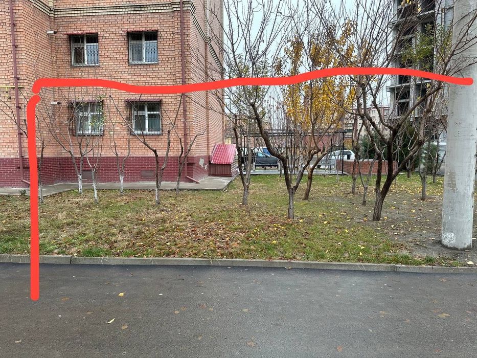 Срочно продаю дом в доль дороги 1 этаж торец Можно подофис или магазин