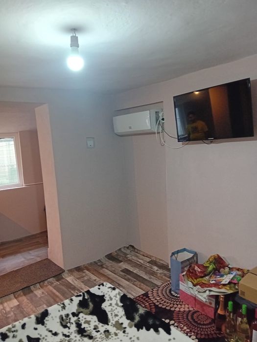 inchiriez garsoniera la curte