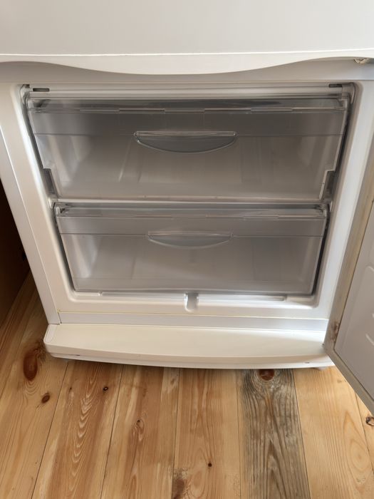 3oygina ishlatilgan Atlant xolodilnik sotiladi yangidek turibdi