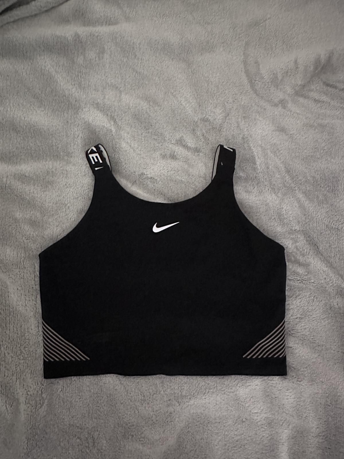 Дамско бюстие Nike