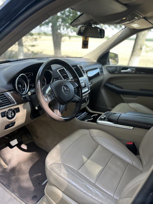 Vând Mercedes Benz ML250 W166