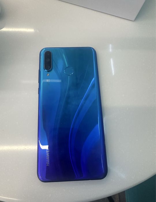 Huawei P30 lite в хорошем состоянии