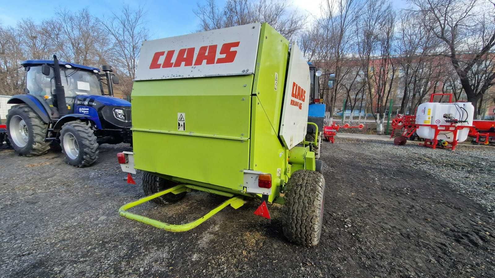 Рулонный пресс-подборщик Claas Rollant 46 в хорошем состоянии