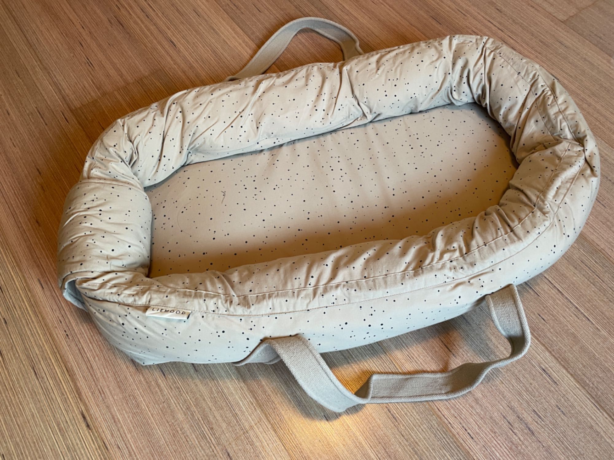 Babynest din bumbac organic cu mânere pentru transportare