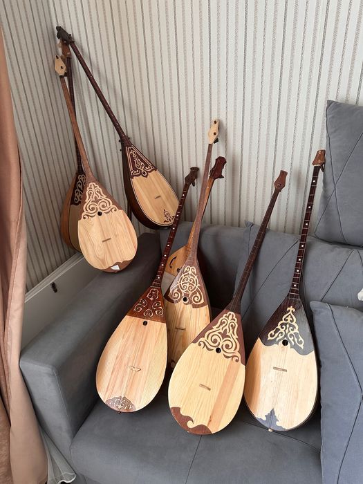 Продам музыкальные инструменты- домбры