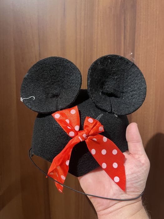 Urechi Mickey mouse si placa Wi-Fi parola