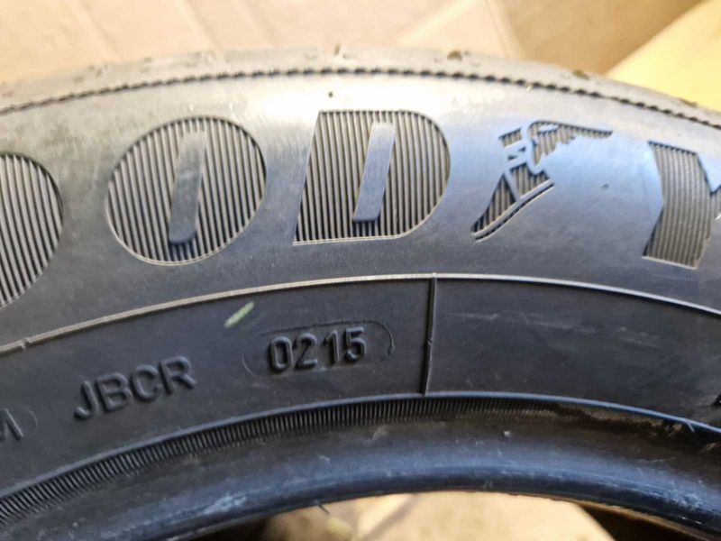 2 Goodyear R16 215/60
летни гуми DOT0215