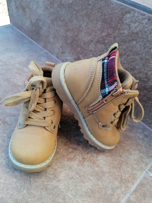 Ghetuțe băieți chicco 70 ron