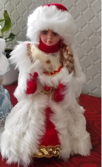 Новогодние музыкальные куклы: снегурочки и Дед Морозы. Детские игрушки