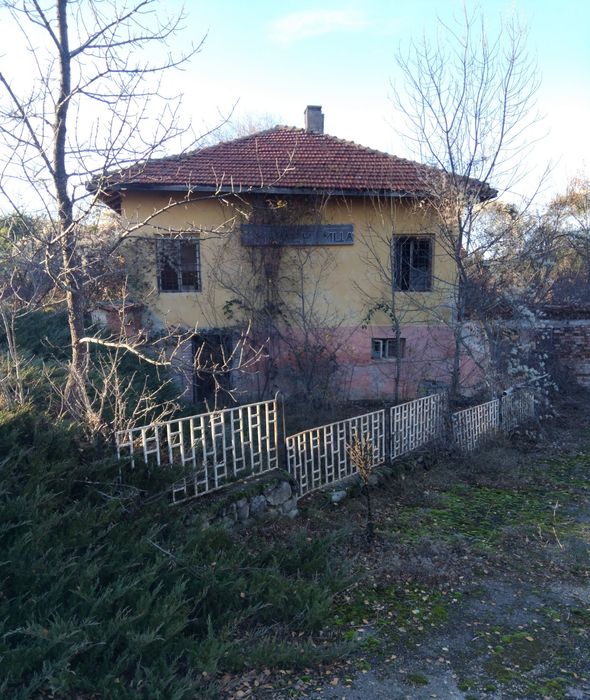 Продава сграда в с.Каменичка Скакавица