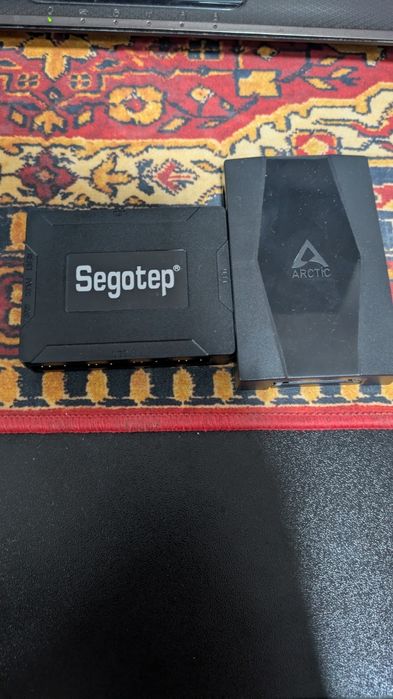 Vand doua hub uri pentru ventilatoare pc URGENT!!