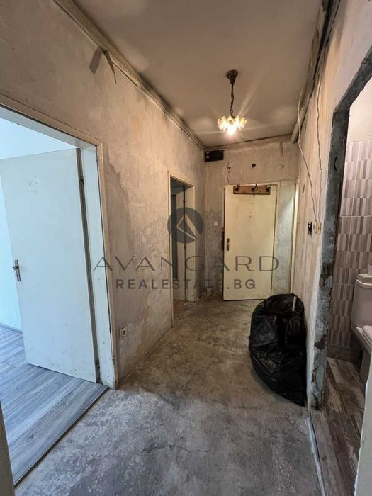 Продава се Тристаен апартамент в Пловдив, Кючук Париж - 69 кв.м за 1377 €/кв.м - Снимка #7