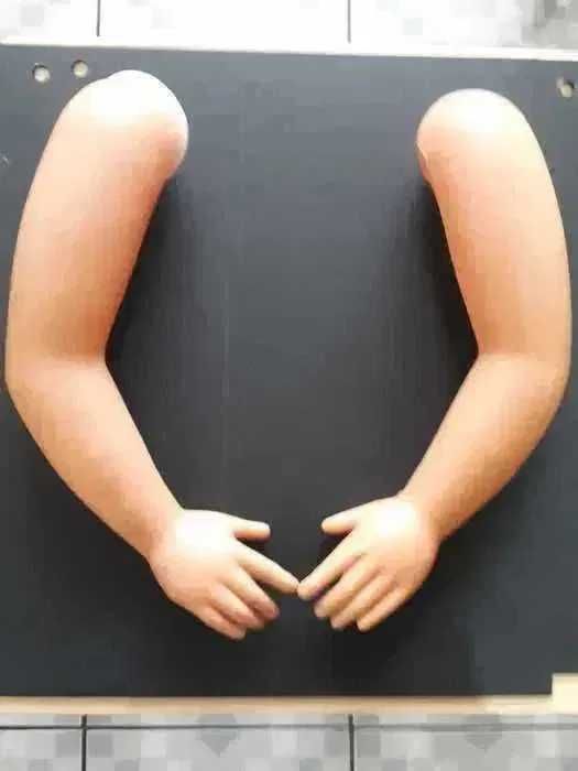 Maini pentru papusa Aradeanca