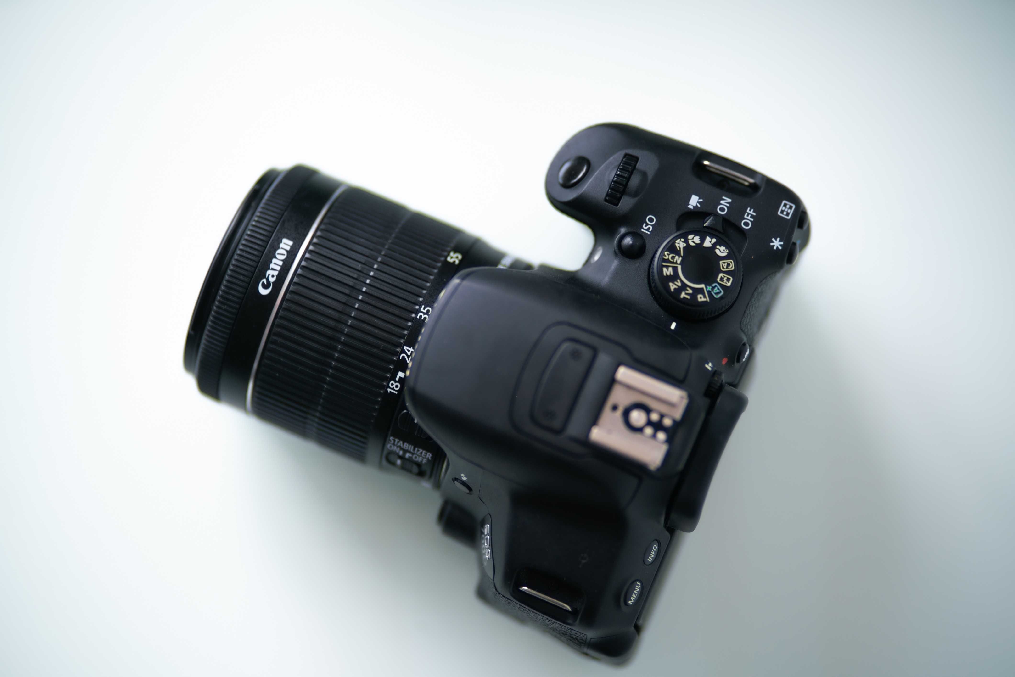Kit CANON 700D + obiectiv 18-55mm cu stabilizare, 26 mii cadre