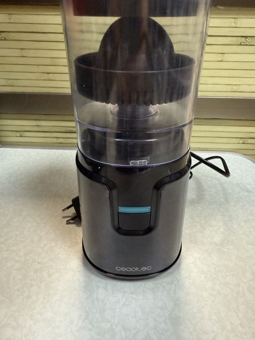 Цитрус преса Cecotec Essential 140w