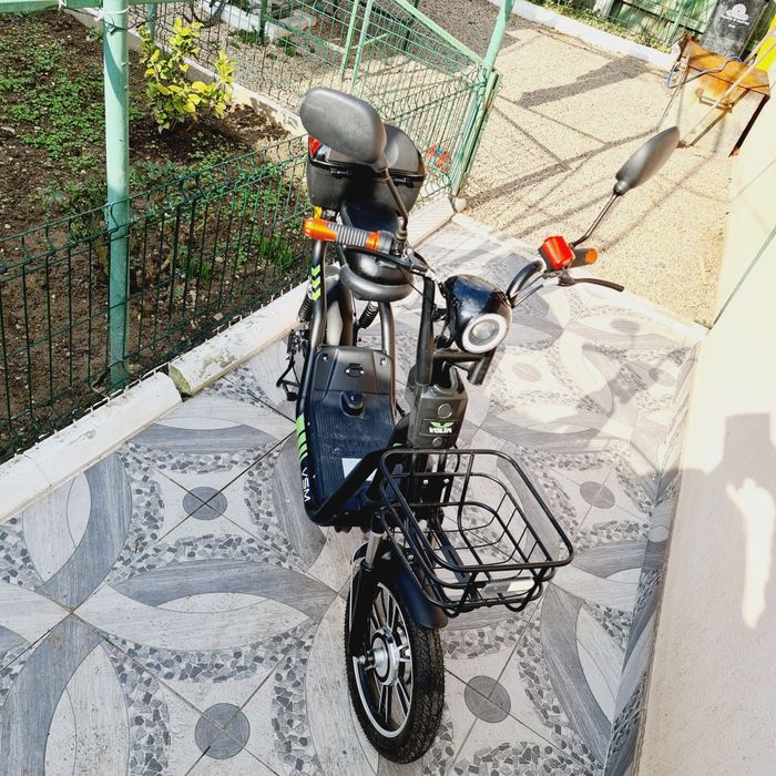Scuter electric ..
