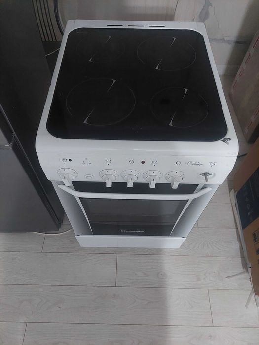 Продам кухонную плиту