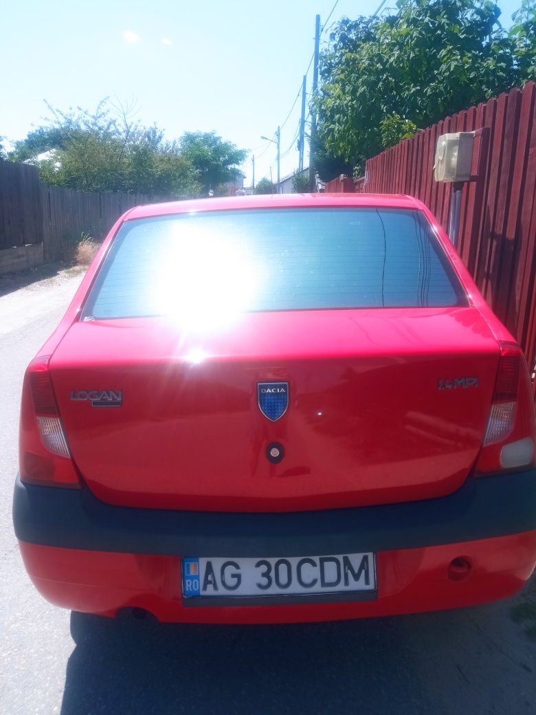 Vând Dacia Logan