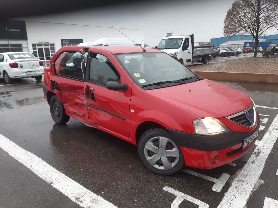 Vând Logan 1.4 benzina .70 000 km