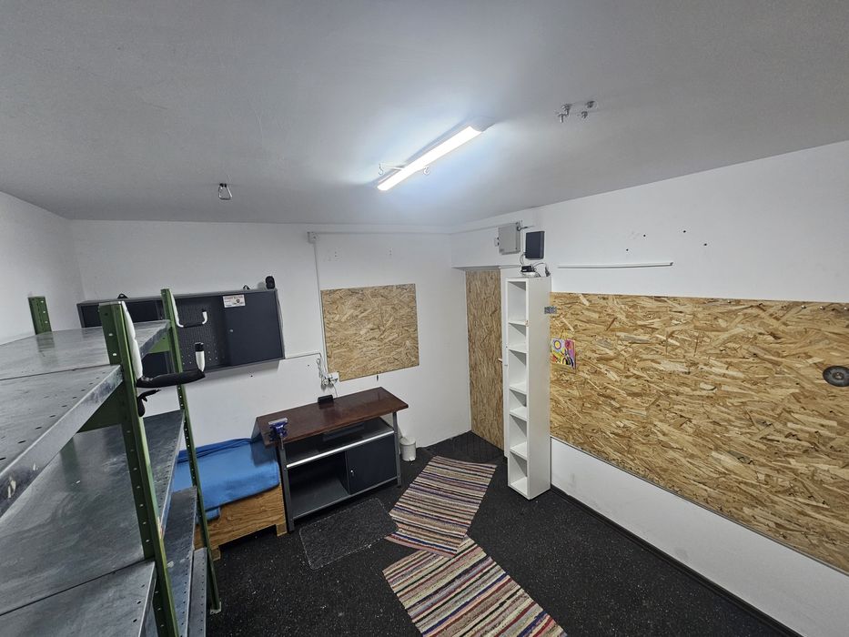 Spatiu de depozitare/boxa/parter!