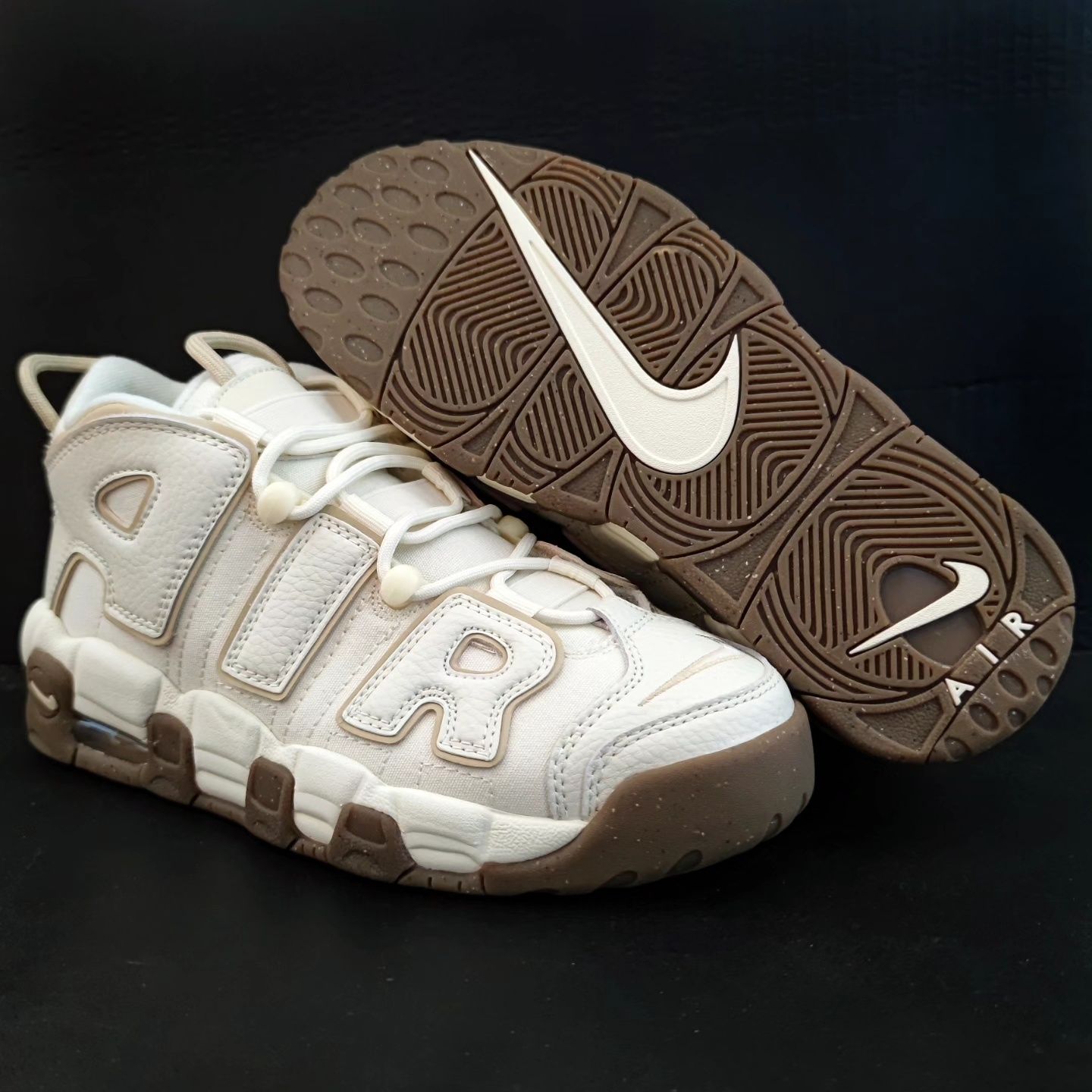 Нови Оригинални Обувки Nike Uptempo Coconut Milk Размер 38.5 36.5