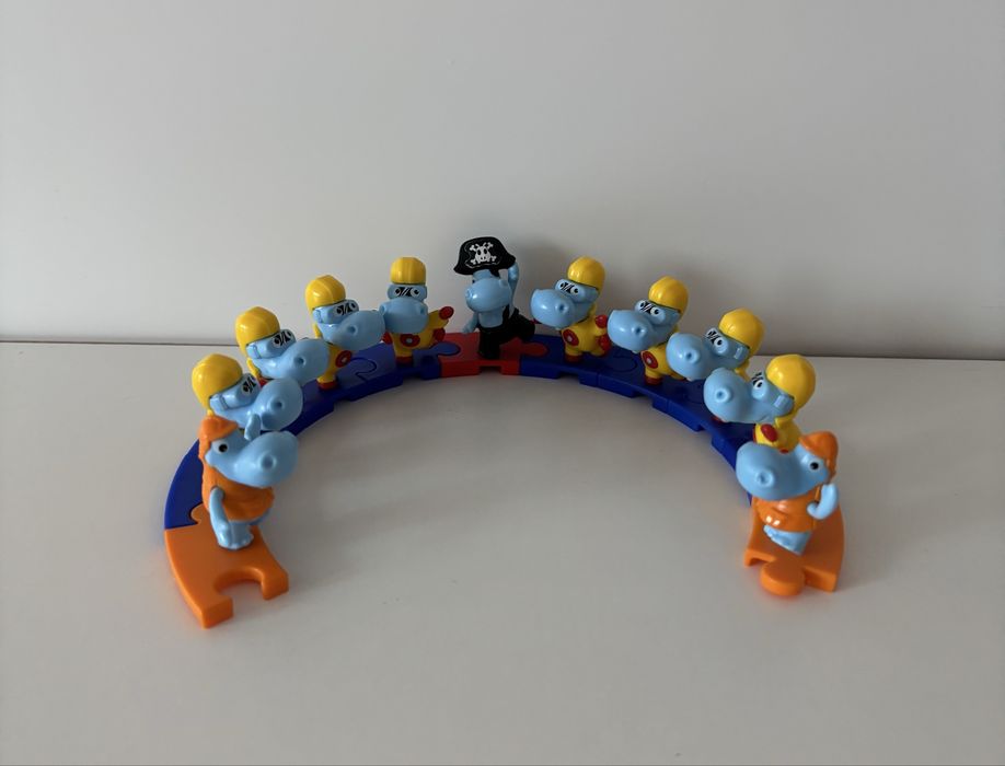 Продам или обмен киндер сюрприз