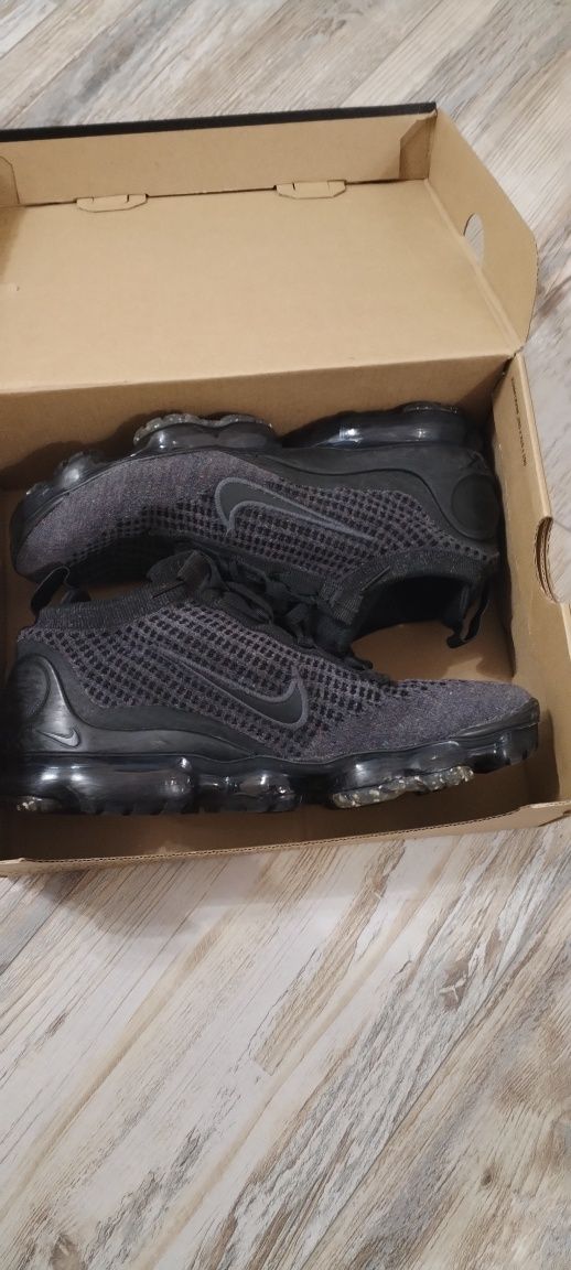 Nike air VaporMax 2021 .Размер 37,5