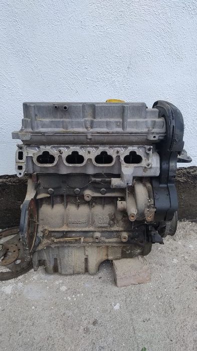 Целый мотор бу  1.8