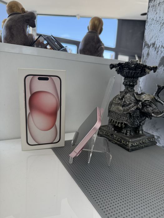Vand iphone 15 de 128 gb