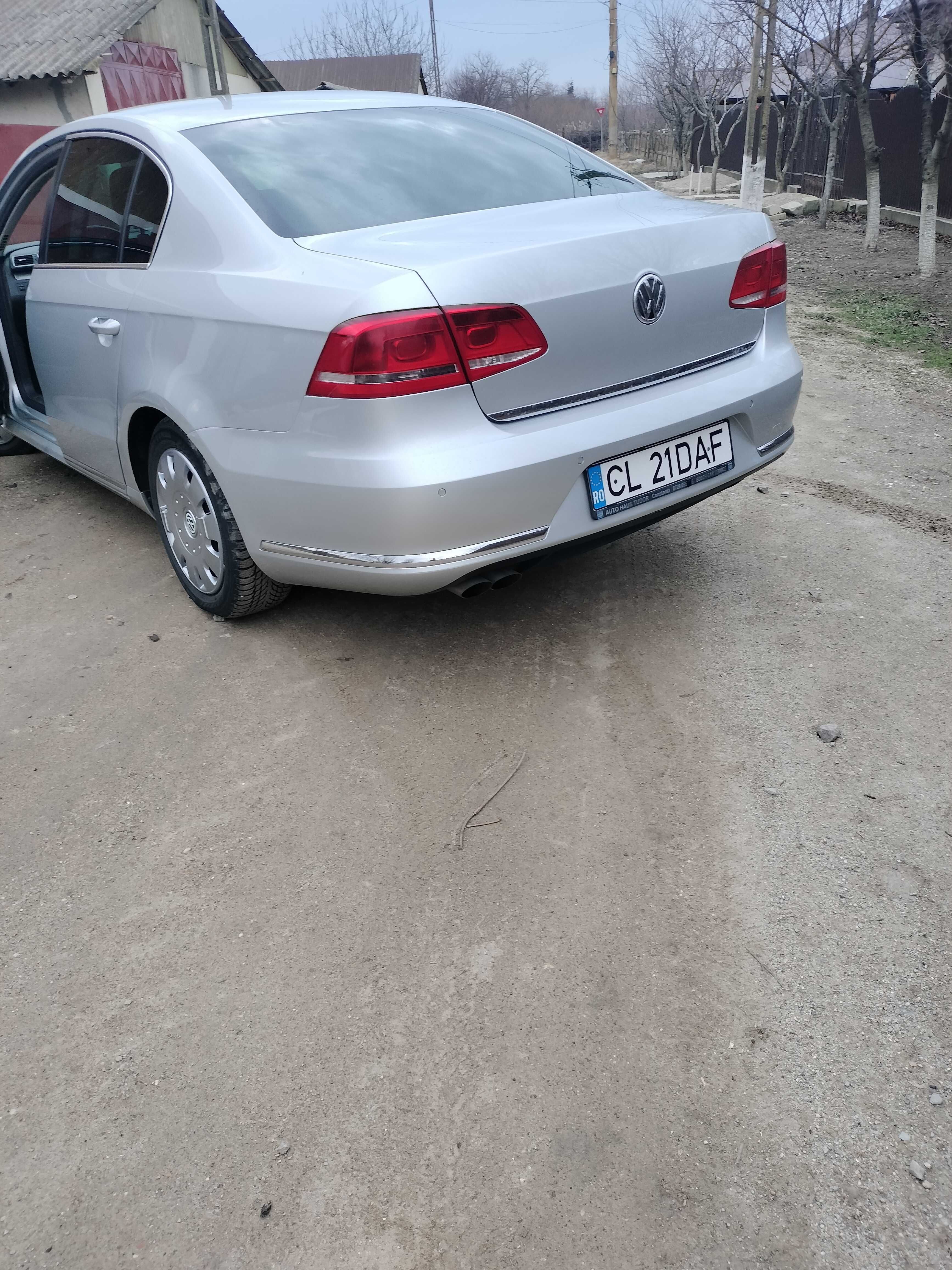 Vând Volkswagen Passat B7