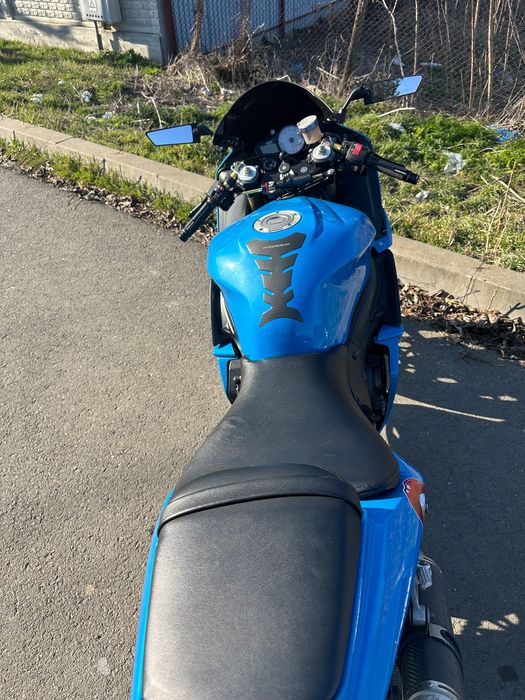 Vând motor Yamaha