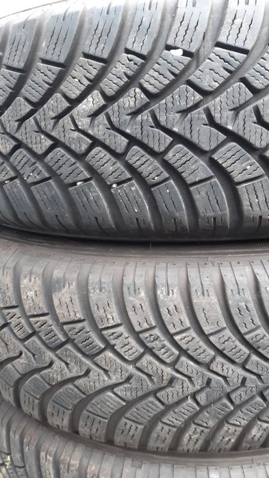 4 anvelope 215/70r16 SUV iarnă marca Falken 8mm preț 200 lei bucata