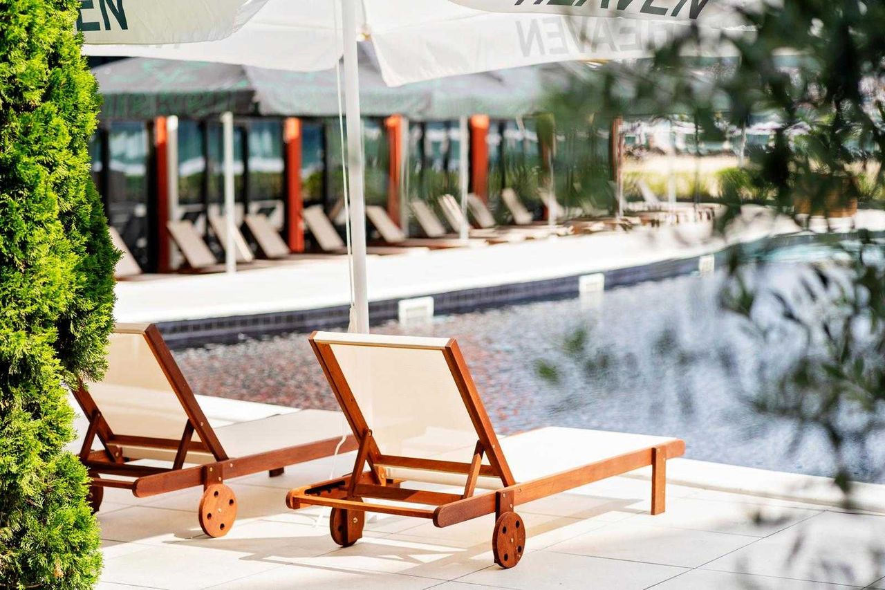 Продава се Хотел в к.к. Слънчев бряг - 8000 кв.м за 688 €/кв.м - Снимка #16