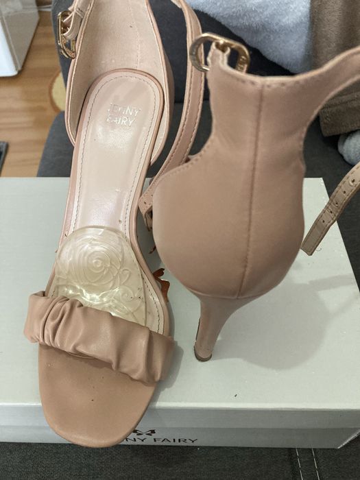 Pantofi si sandale diferite modele